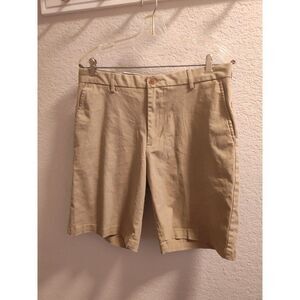 Izod Men’s Stretch Flat Front Shorts 98% Cotton 2% Spandex Tan 32" W 10" inseam
